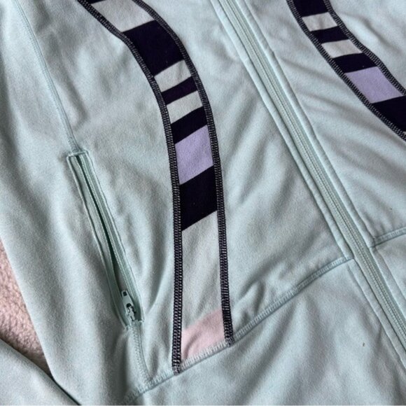 Lululemon | "Heathered Aquamarine / Discover Stripe" In Stride Jacket | Size 8 - Picture 6 of 9